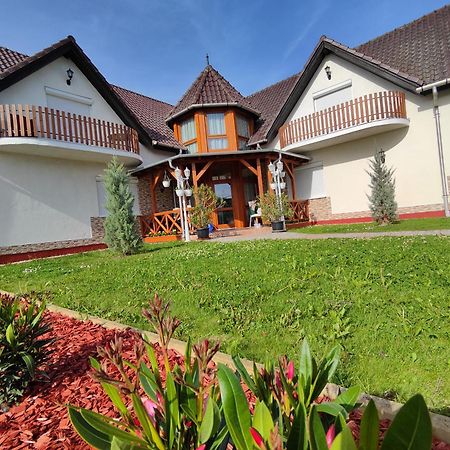 Havasi Vendeghaz Apartment Gyenesdias Ngoại thất bức ảnh
