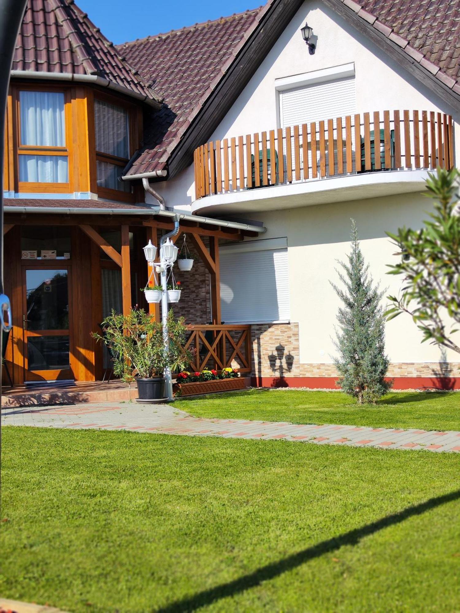 Havasi Vendeghaz Apartment Gyenesdias Ngoại thất bức ảnh